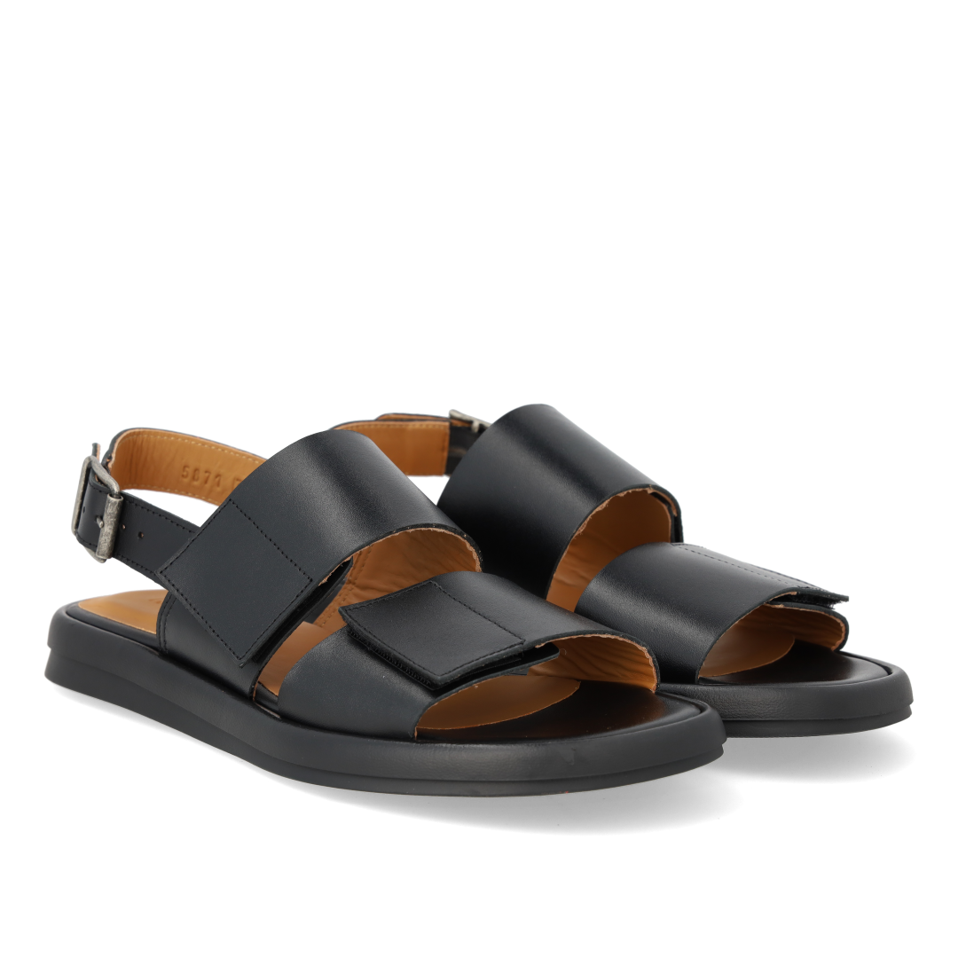 Sandal med justerbare velcroremme