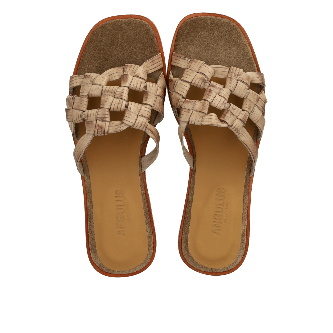 Slip-on sandal med fletdetalje