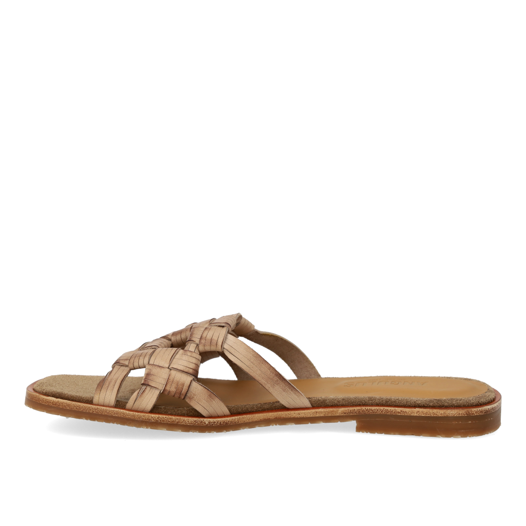 Slip-on sandal med fletdetalje