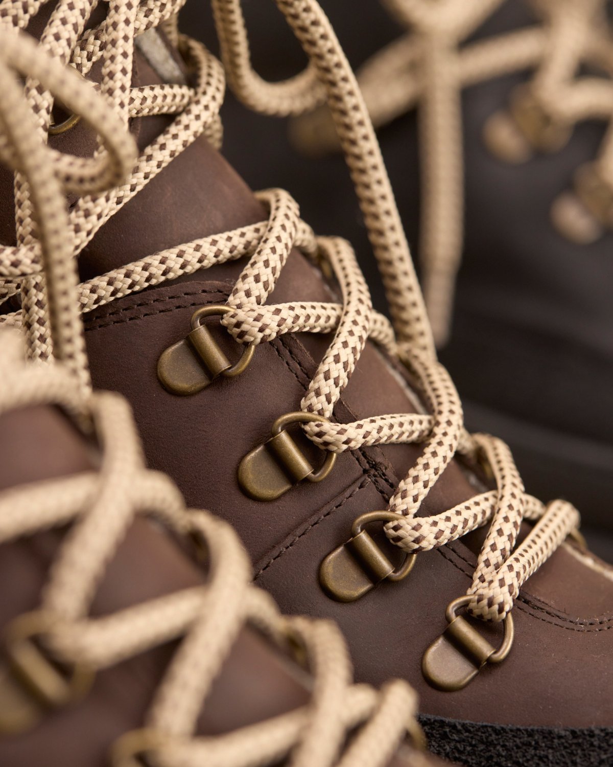 DAME - STØVLER MED SNØRE