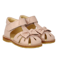 Begynder sandal med sløjfe og velcro lukning