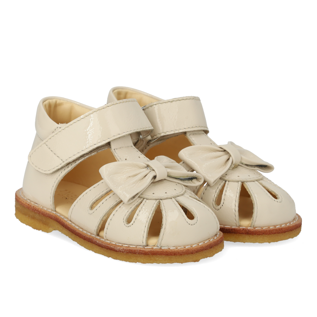 Begynder sandal med sløjfe og velcro lukning