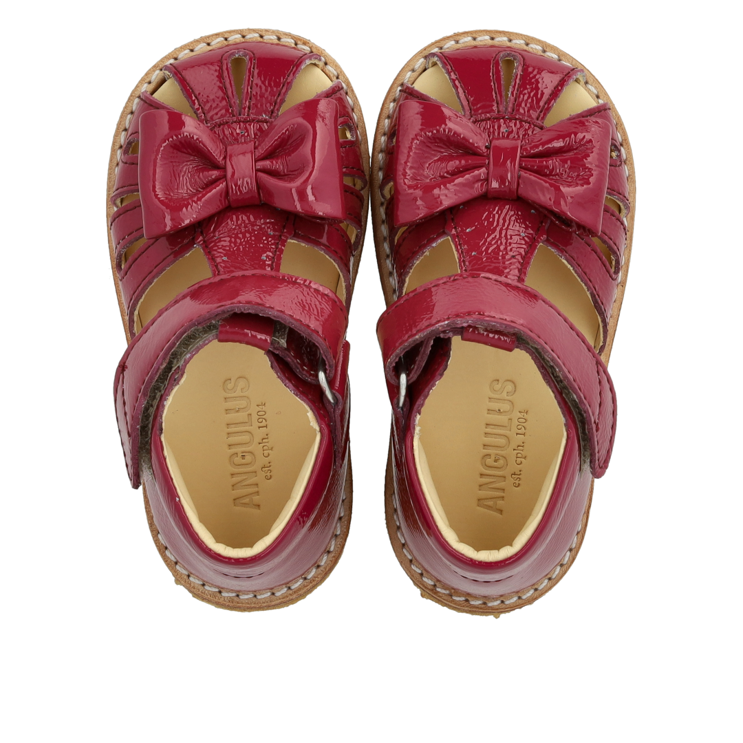 Begynder sandal med sløjfe og velcro lukning