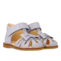 Begynder sandal med sløjfe og velcro lukning