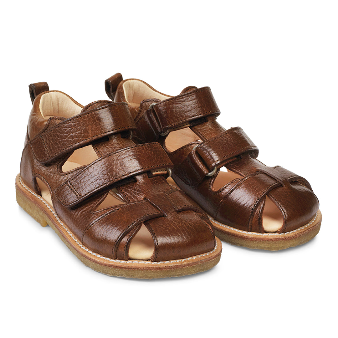 Sandal med velcro lukning