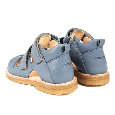 Sandal med velcro lukning