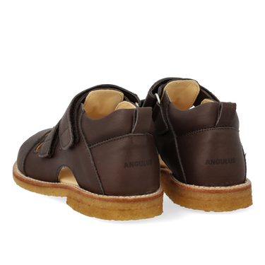 Sandal med velcro lukning