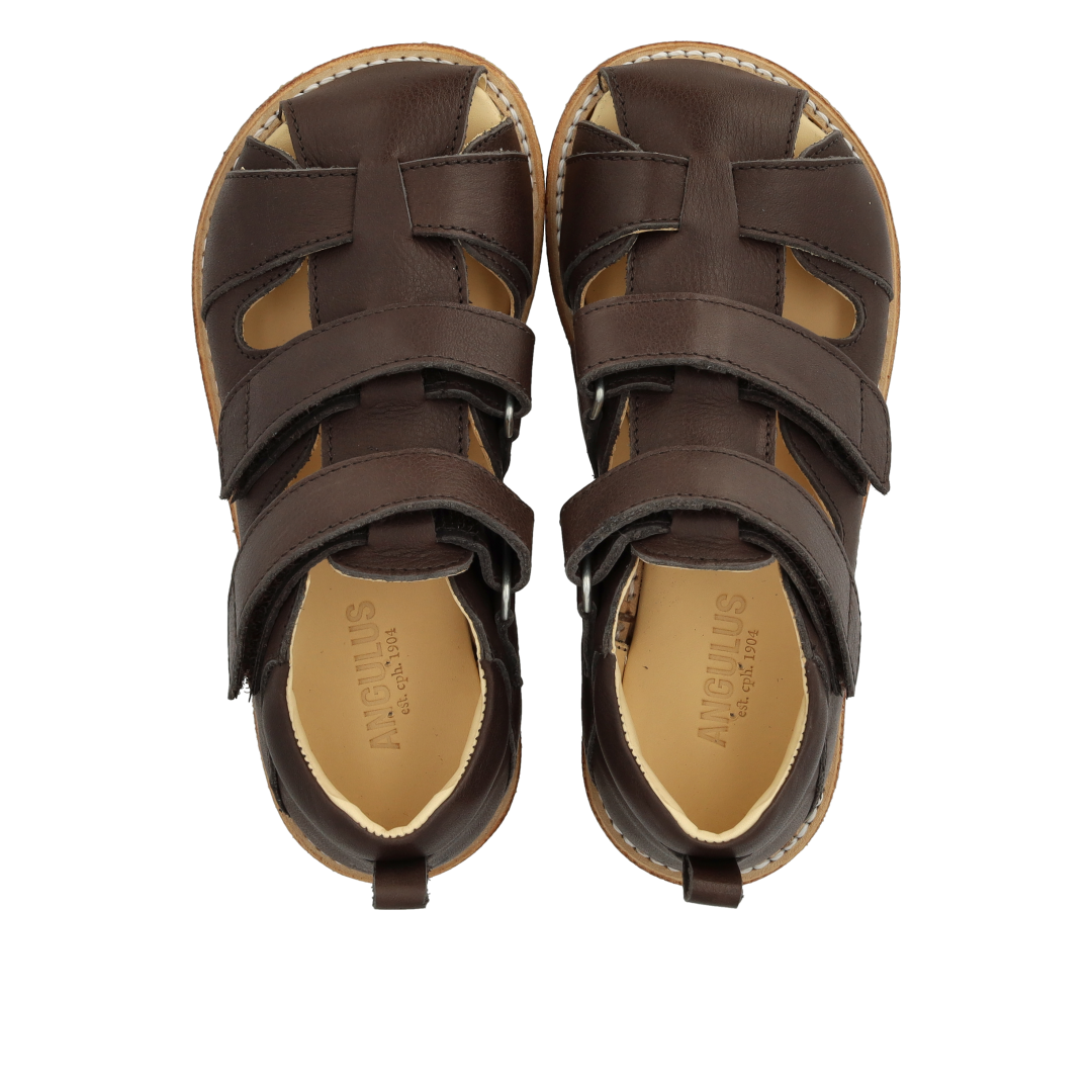 Sandal med velcro lukning
