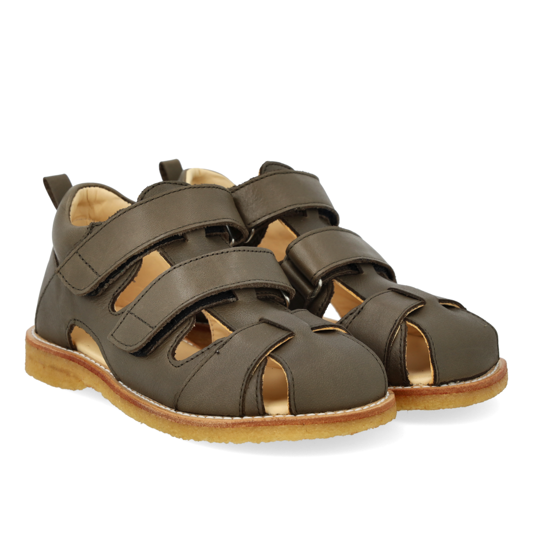 Sandal med velcro lukning
