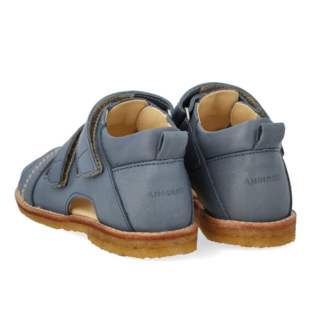 Begynder sandal med velcrolukning