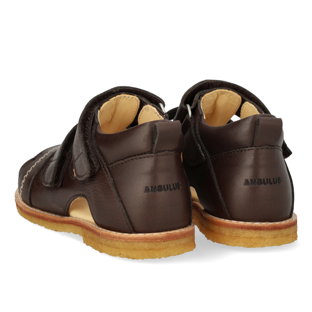 Begynder sandal med velcrolukning
