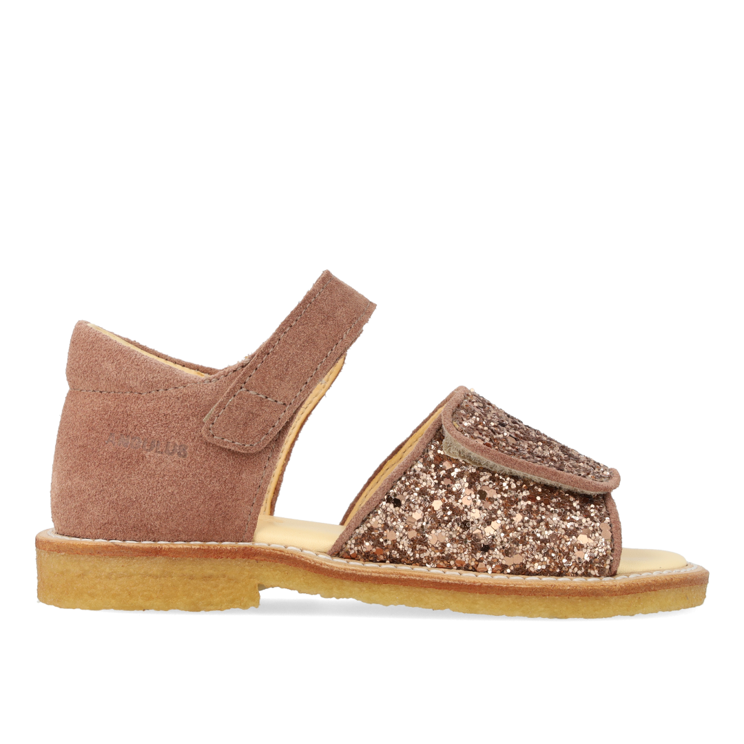 Sandal med funklende glitterdetalje
