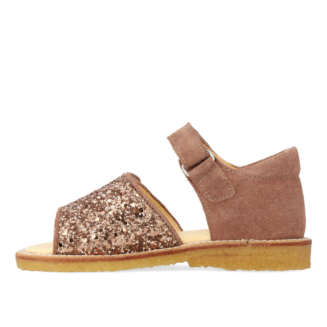 Sandal med funklende glitterdetalje