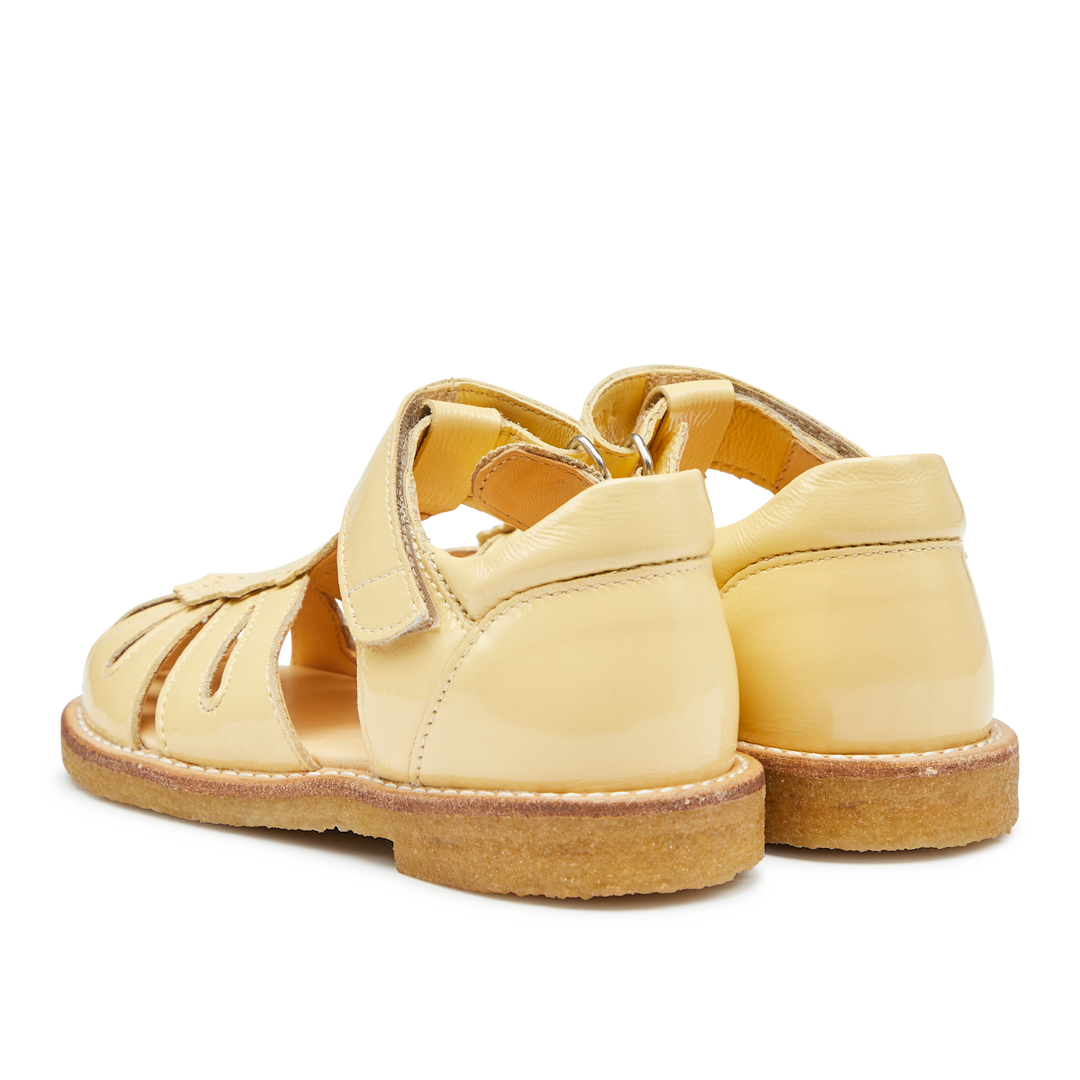 Sandal med dråbedetalje