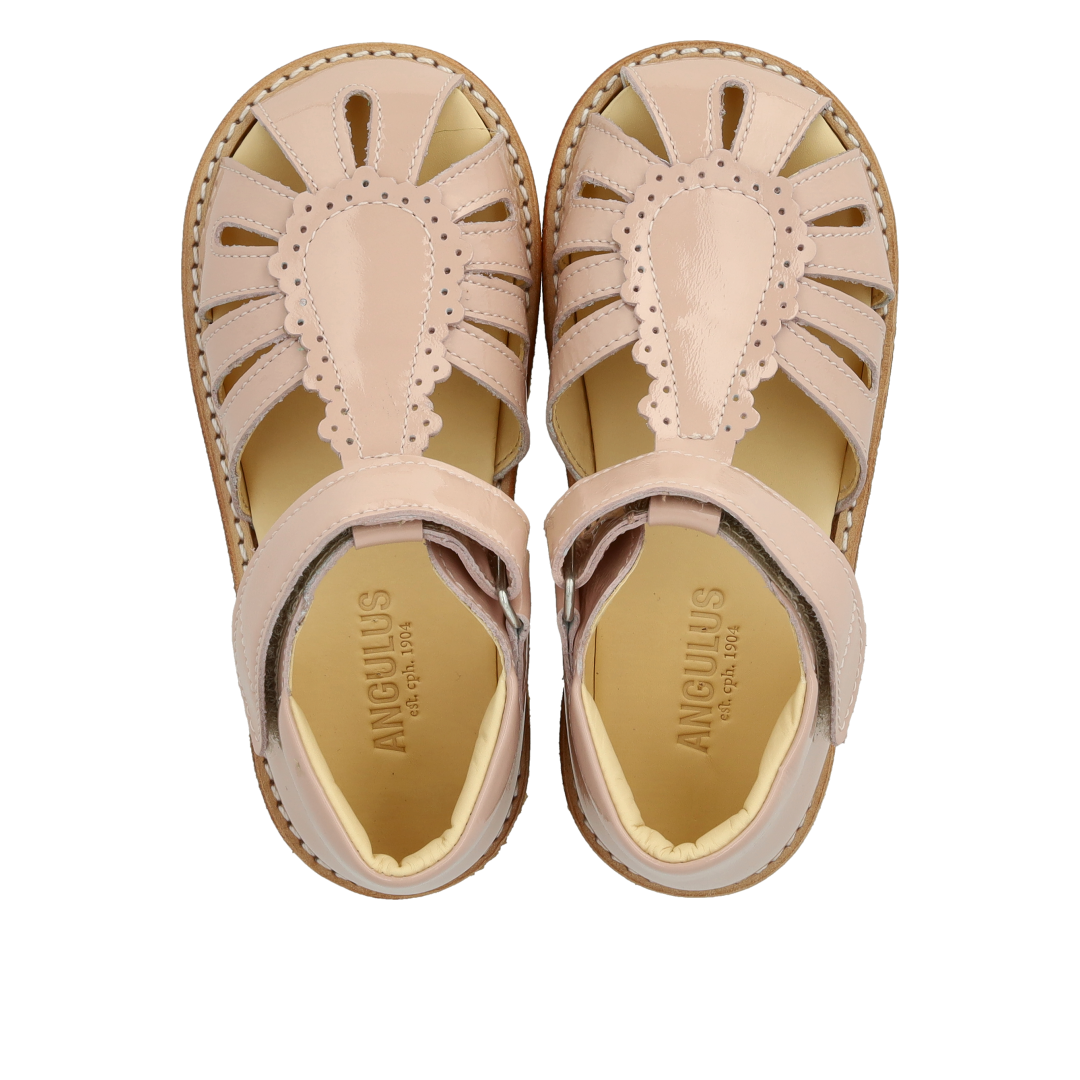 Begynder sandal med velcrolukning