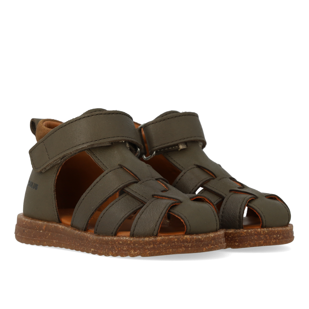 Begynder sandal med velcrolukning