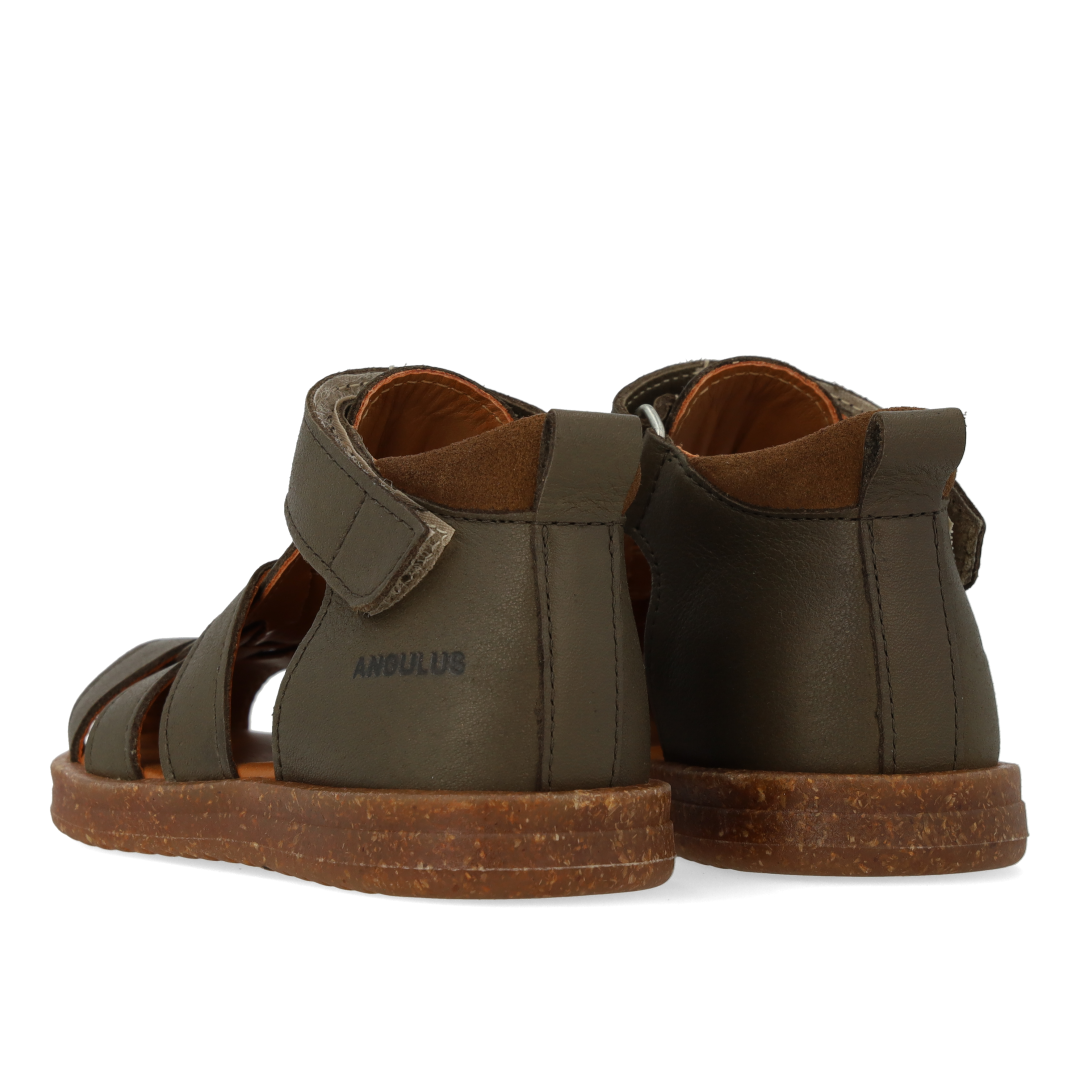 Begynder sandal med velcrolukning