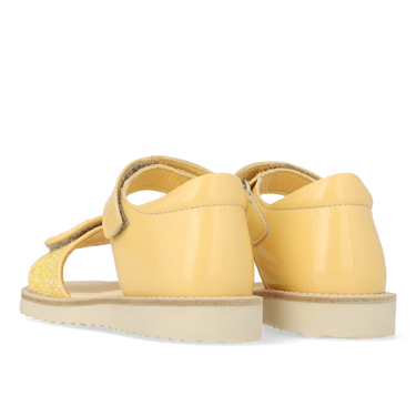 Laksandal med funklende glitterdetalje