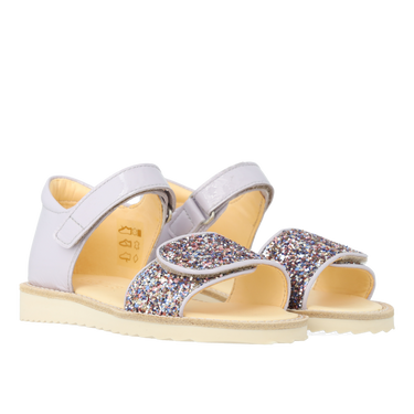 Laksandal med funklende glitterdetalje