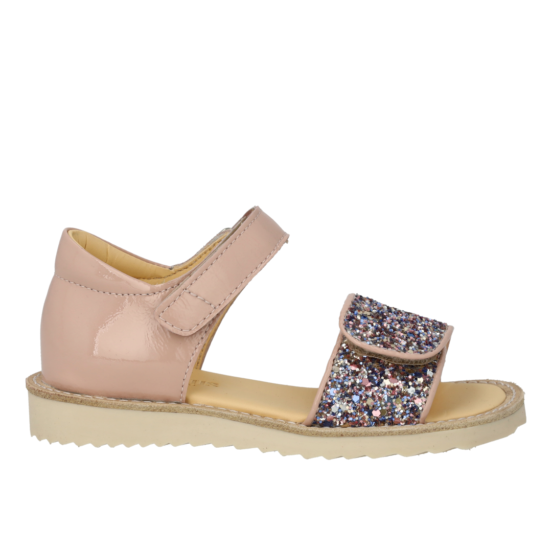 Sandal med funklende glitterdetalje
