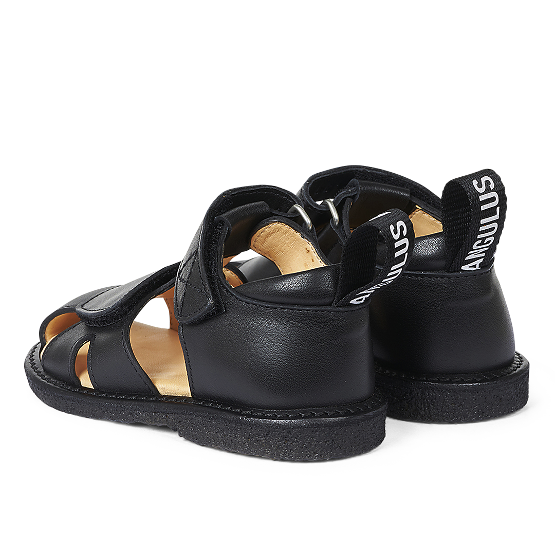 Begynder sandal med logobånd og velcrolukning