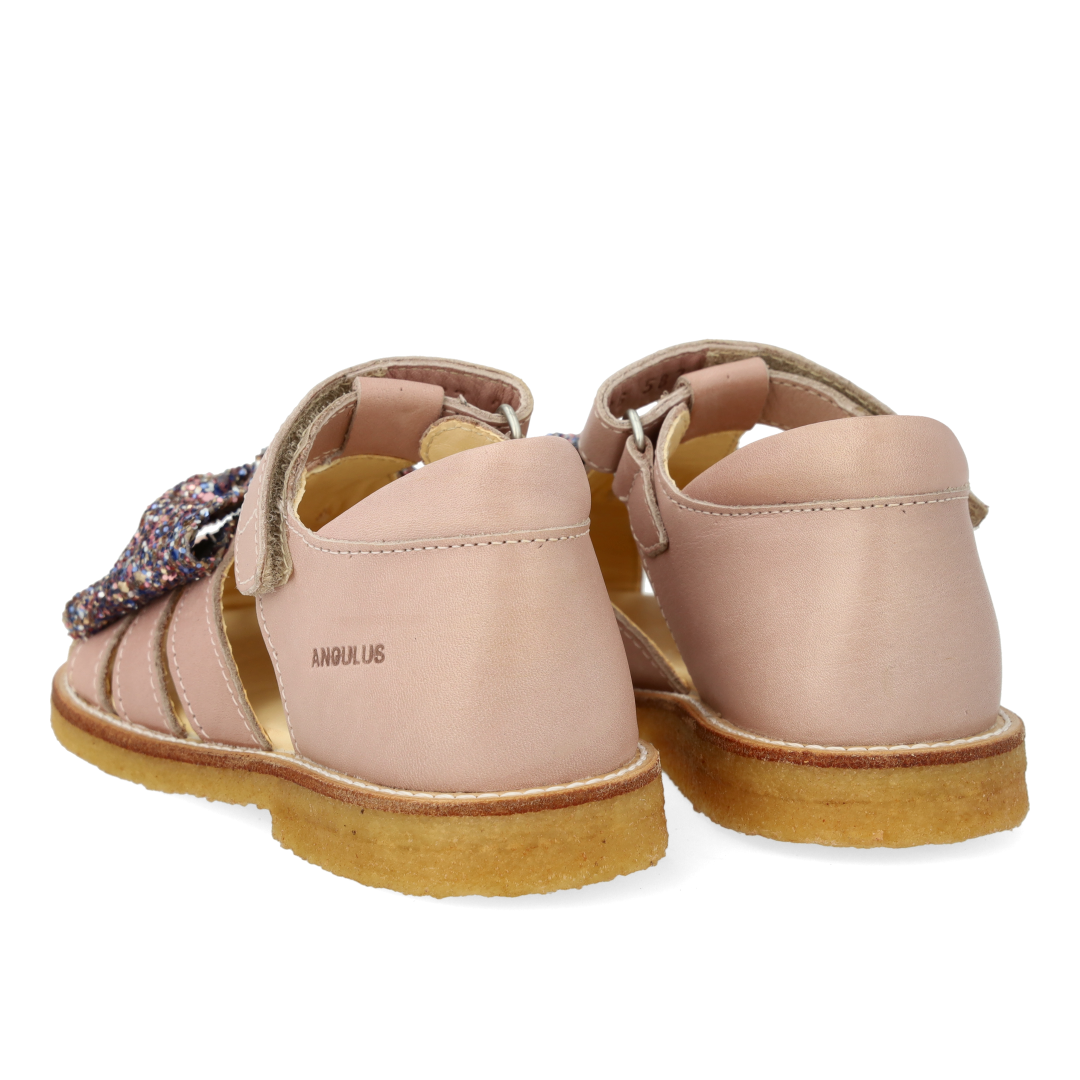 Sandal med glittersløjfe og velcrolukning
