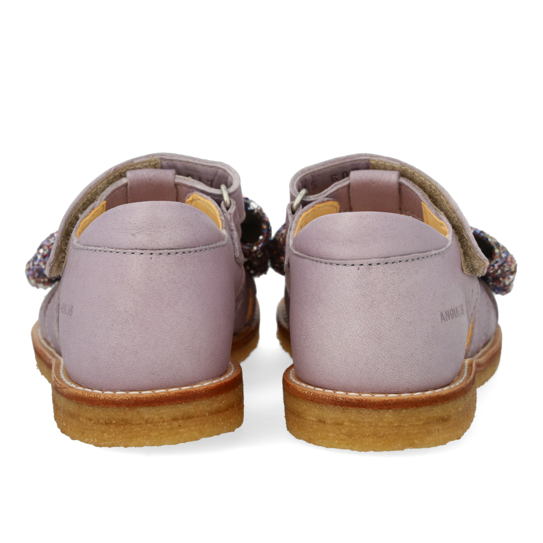 Begynder sandal med glittersløjfe og velcrolukning