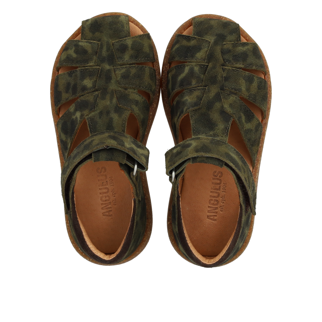 Sandal med justerbar velcrolukning
