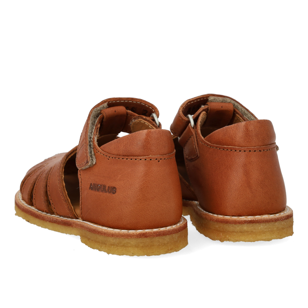 Begynder sandal med bi broderi