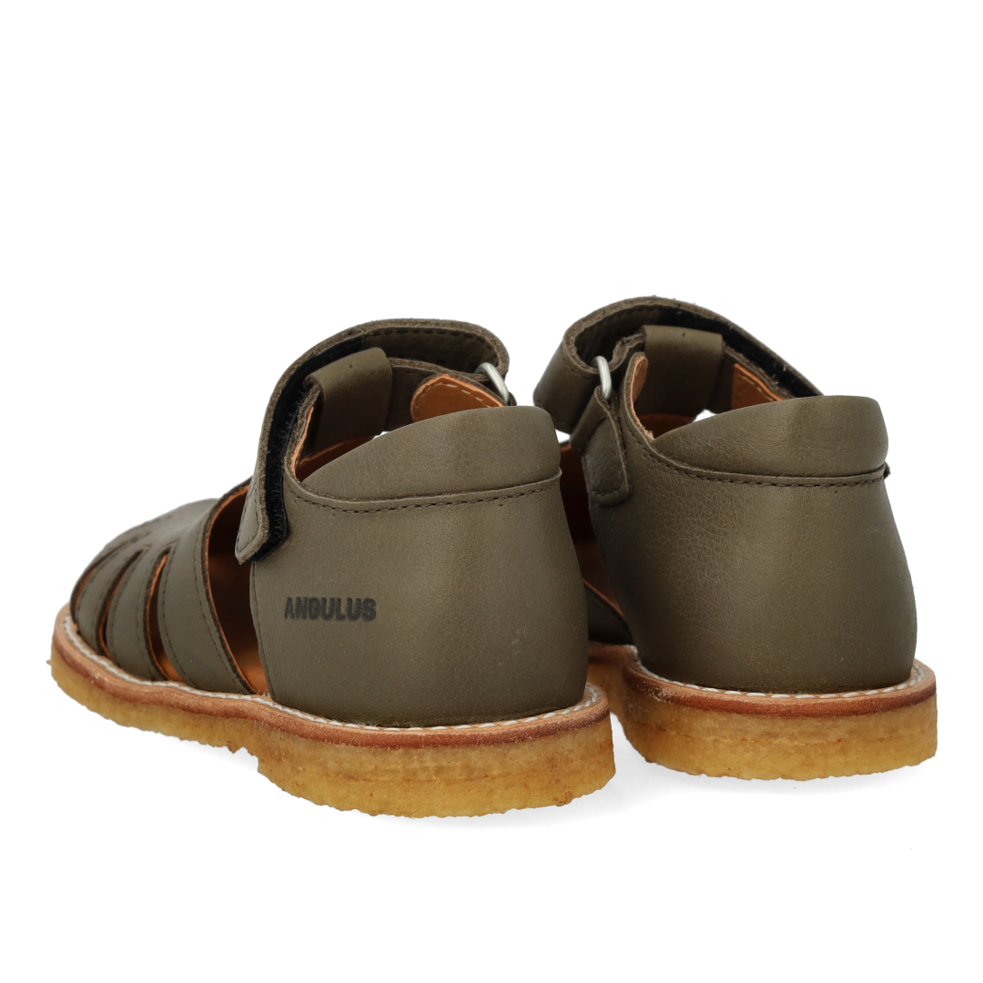 Begynder sandal med bi broderi
