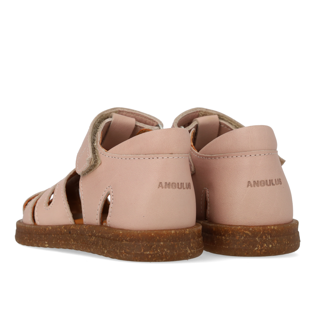 Begynder sandal med funklende glitterhjerte