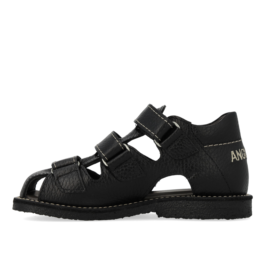 Sandal med stikningsdetaljer og tredobbelt velcro