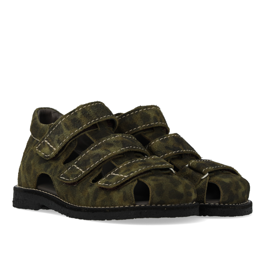 Sandal med stikningsdetaljer og tredobbelt velcro