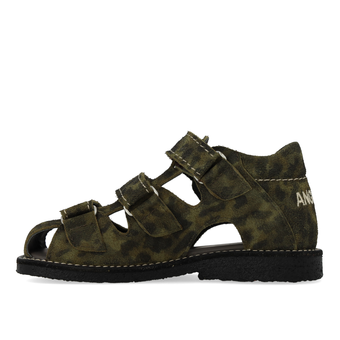 Sandal med stikningsdetaljer og tredobbelt velcro