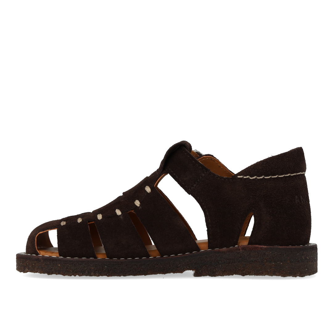 Fisherman sandal med lukket tå og stikningsdetalje