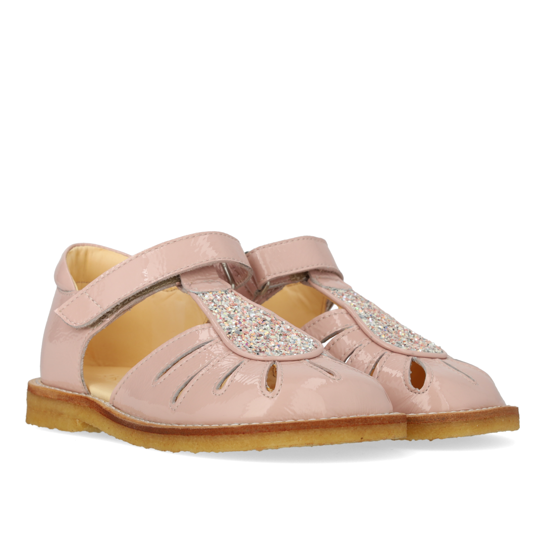 Sandal med dråbedetalje i funklende glitter