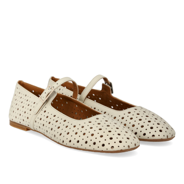 Blød ballerina med dekorativt hulmønster