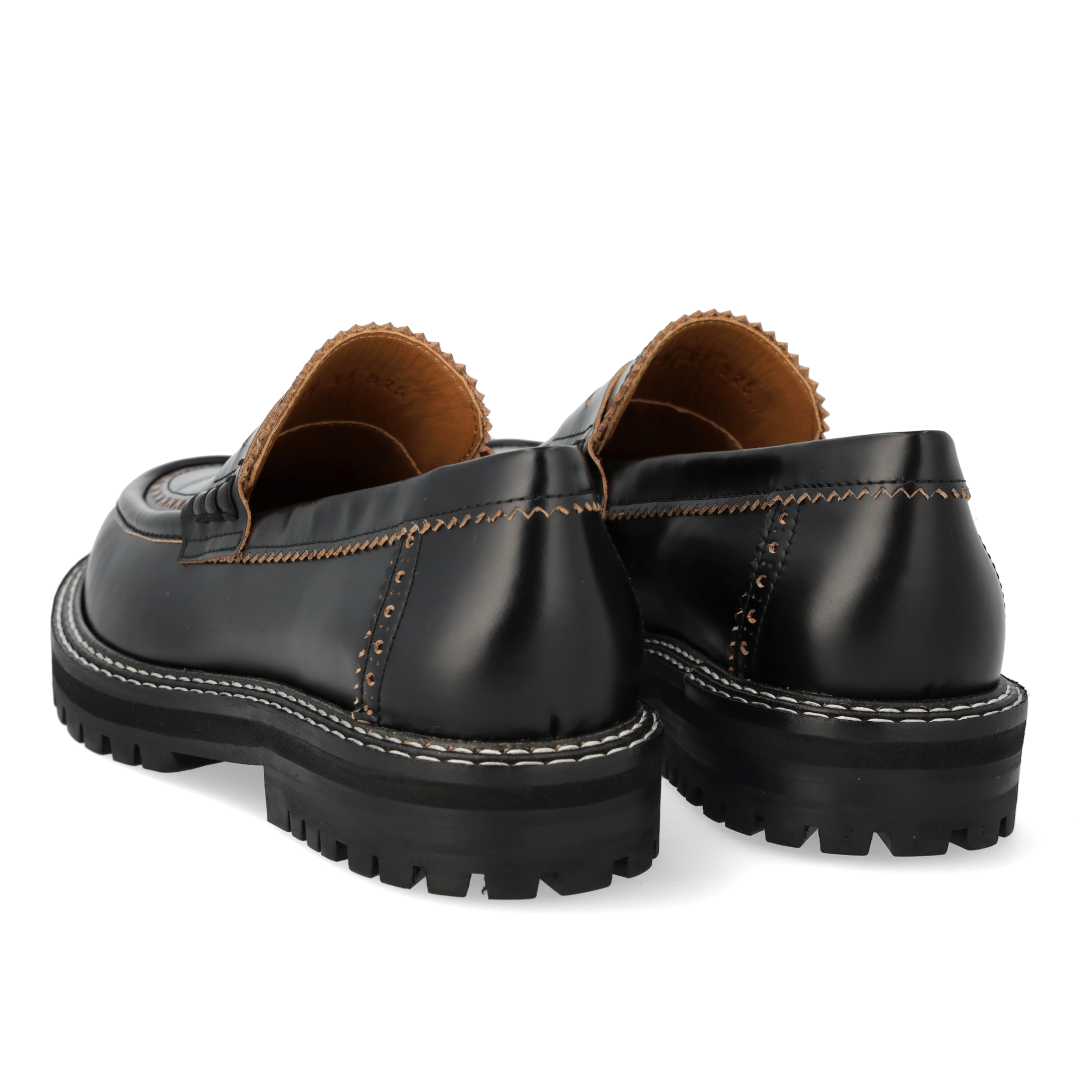 Loafer med dekorativt brogue hulmønster