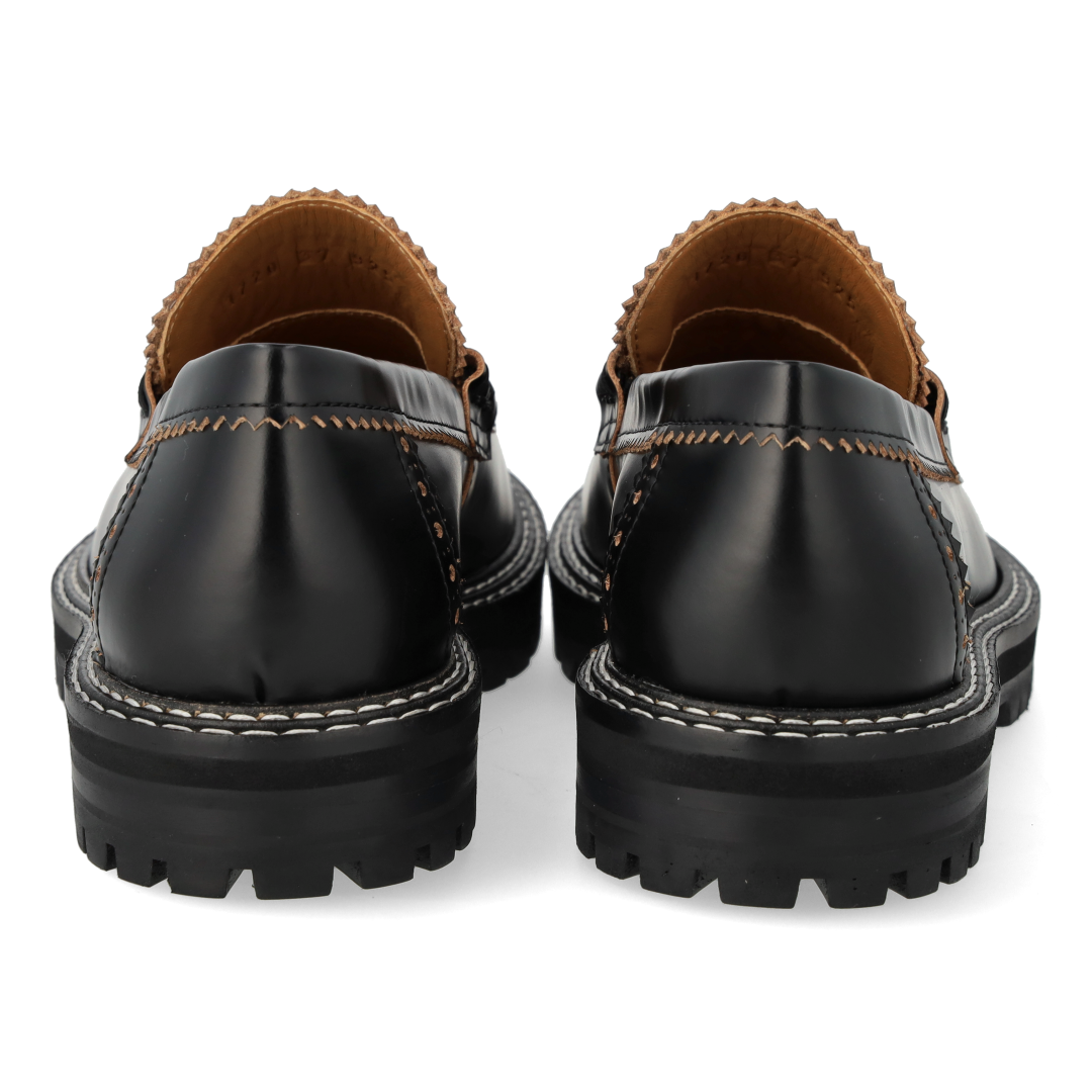 Loafer med dekorativt brogue hulmønster
