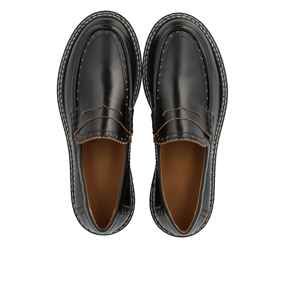 Loafer med dekorativt brogue hulmønster