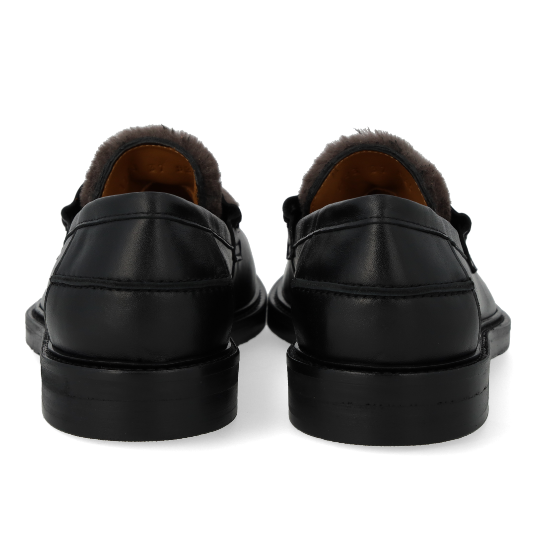 Penny loafer med blød pelsdetalje