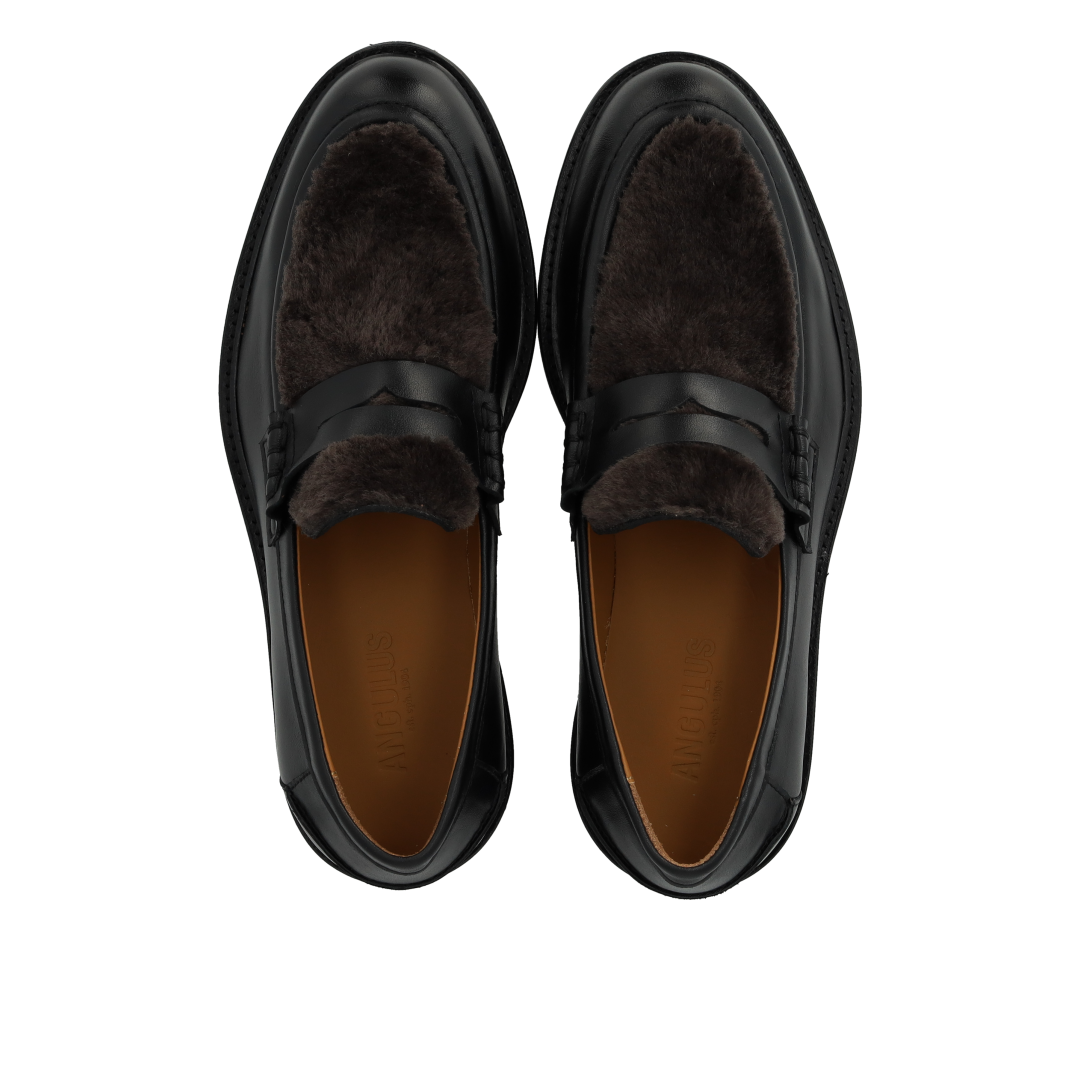 Penny loafer med blød pelsdetalje