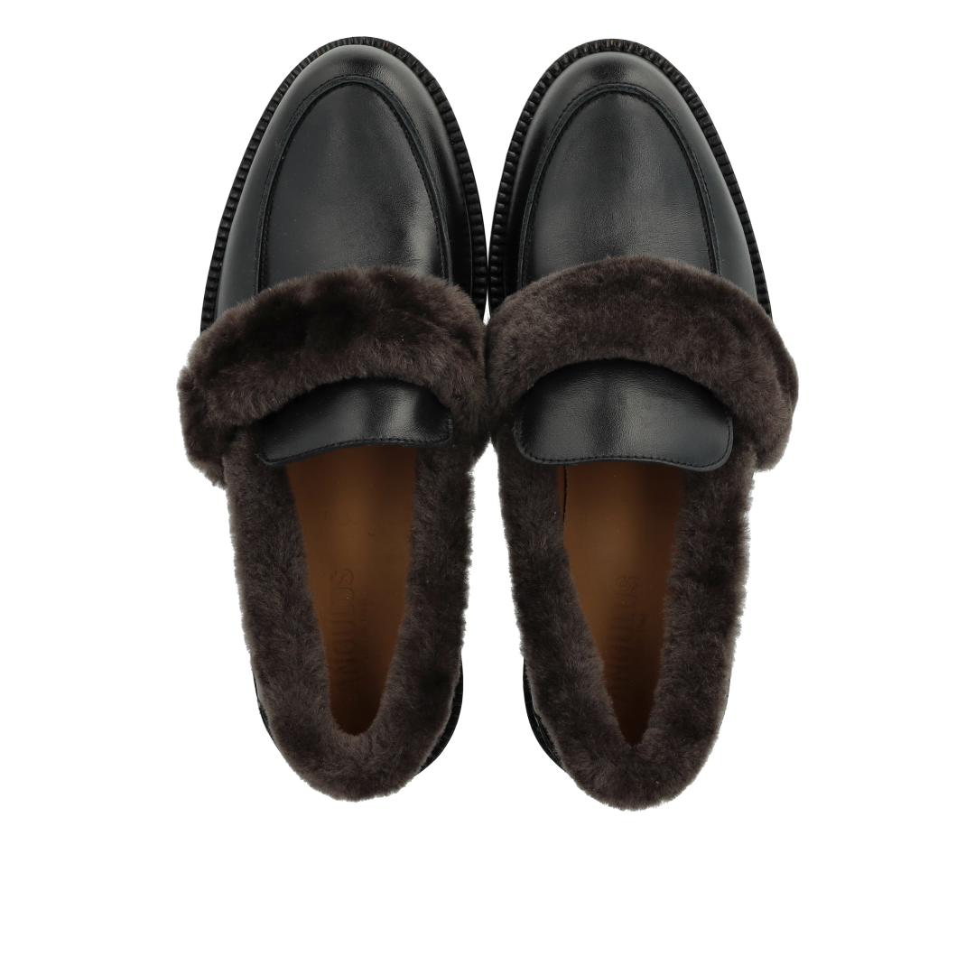 Loafer med bløde pelskanter