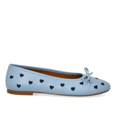 Ballerina med kontrast hjertebroderi