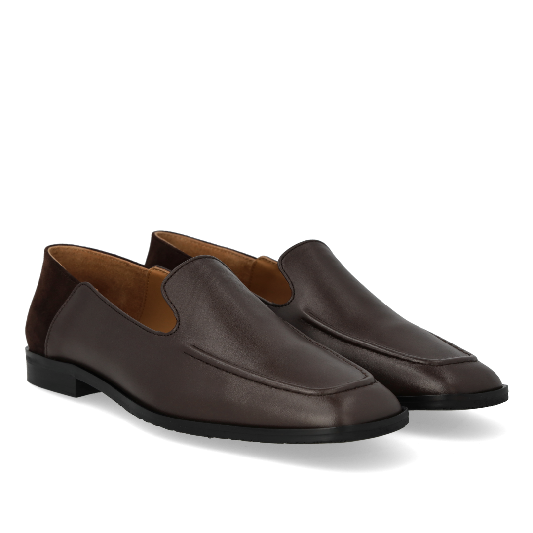 Loafer med ruskindsdetalje