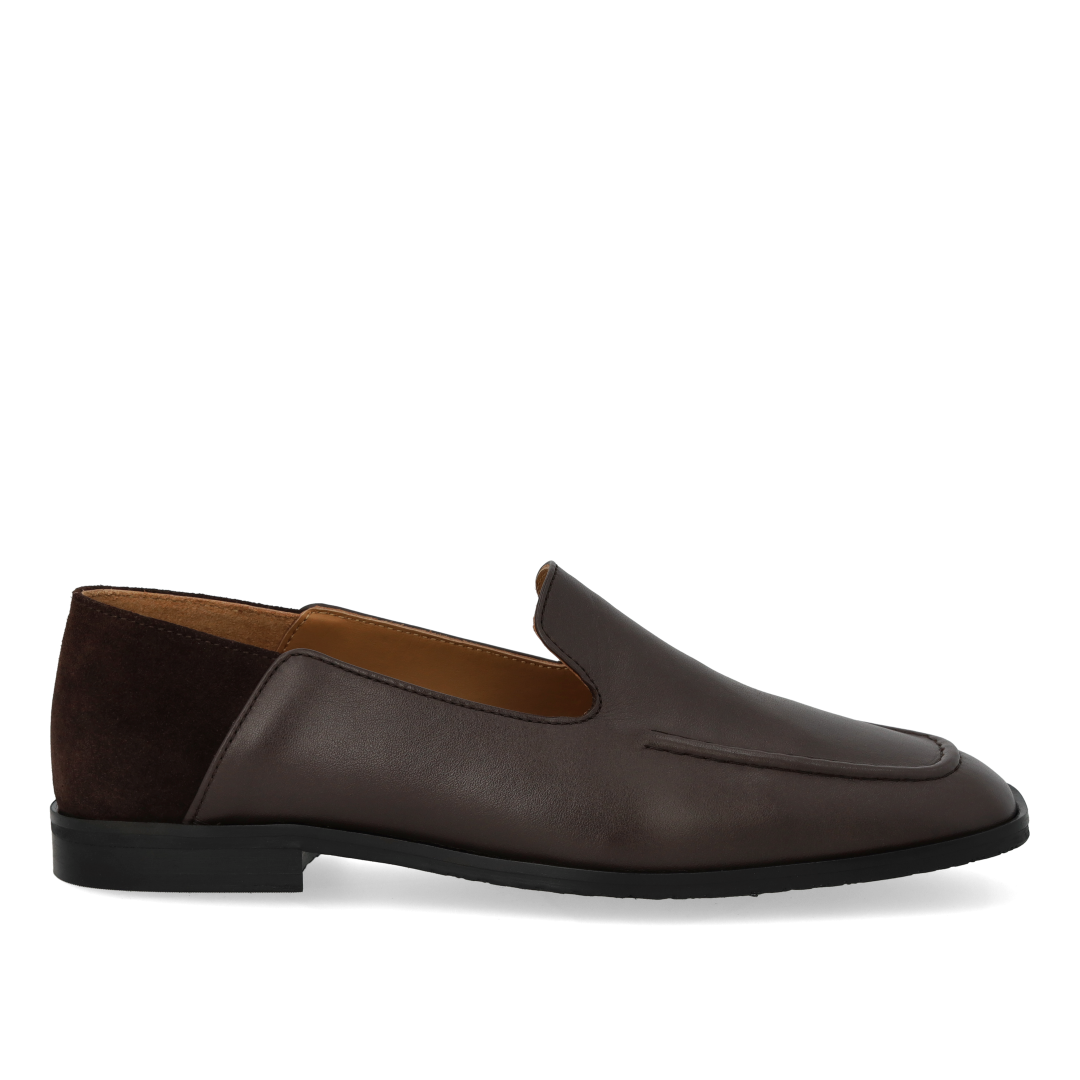Loafer med ruskindsdetalje