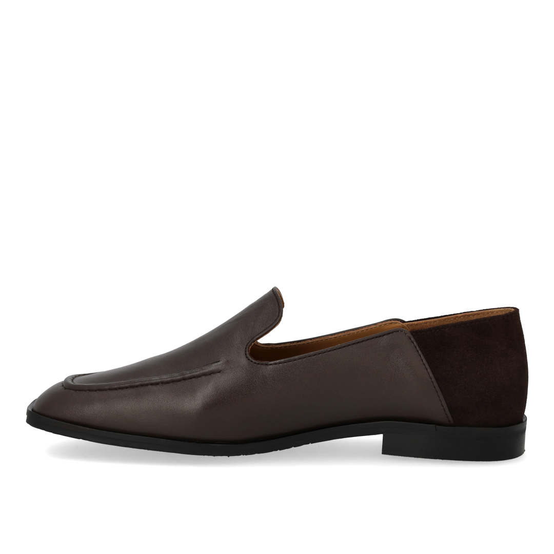 Loafer med ruskindsdetalje