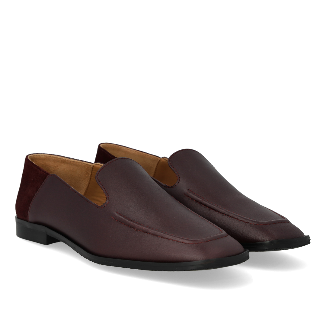 Loafer med ruskindsdetalje