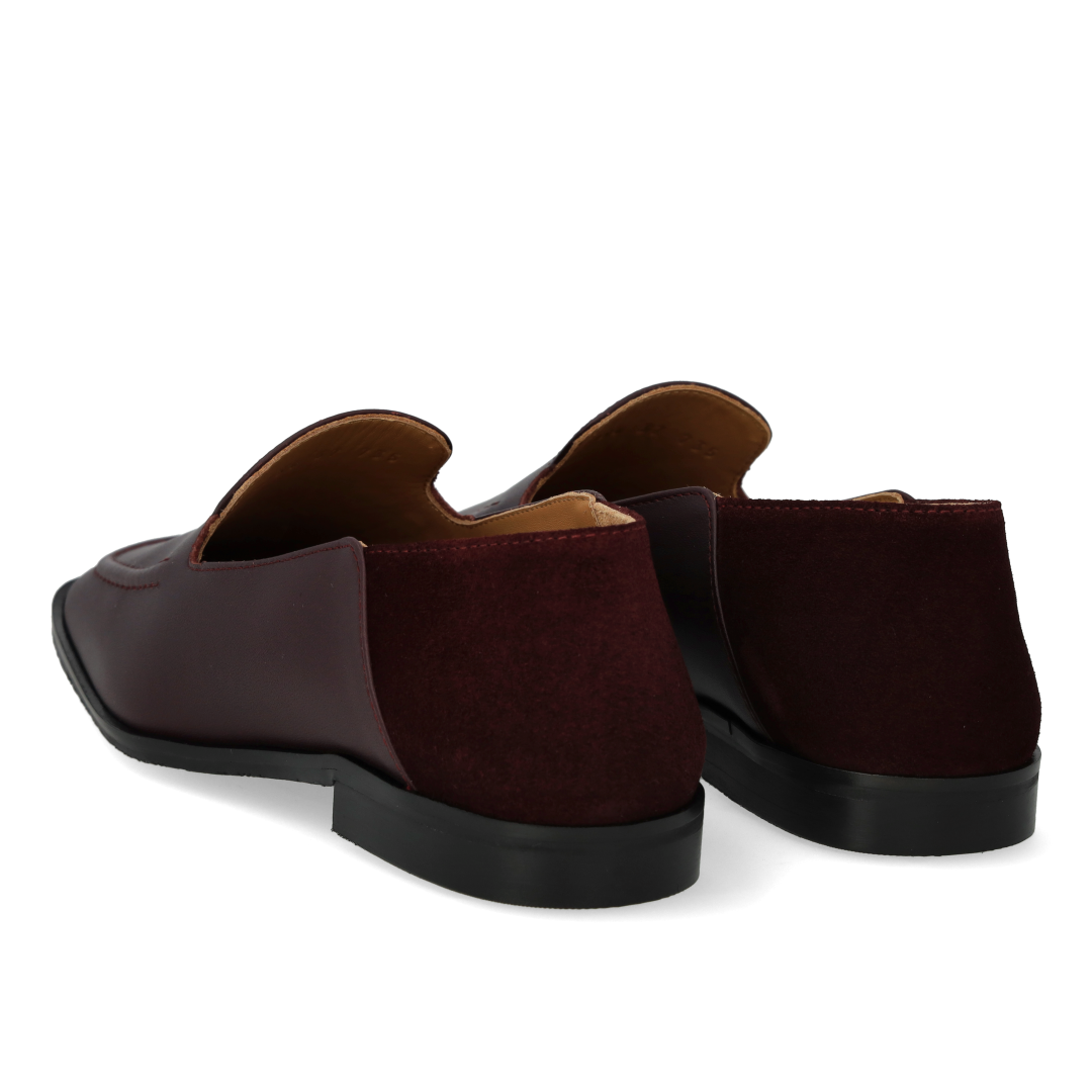 Loafer med ruskindsdetalje
