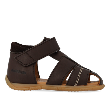 Den første sandal med kontraststikninger